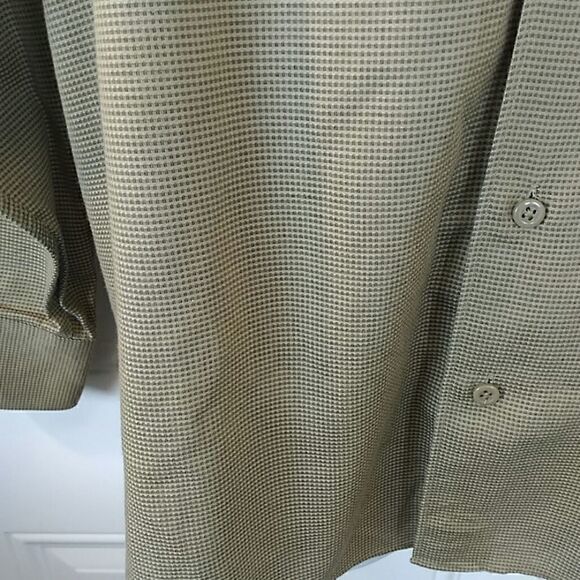 (3/$20) Kenneth Cole waffle print button front shirt - Picture 4 of 8